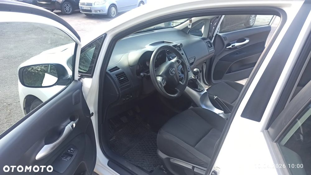 Toyota Auris 1.4 D-4D 2010 - 7