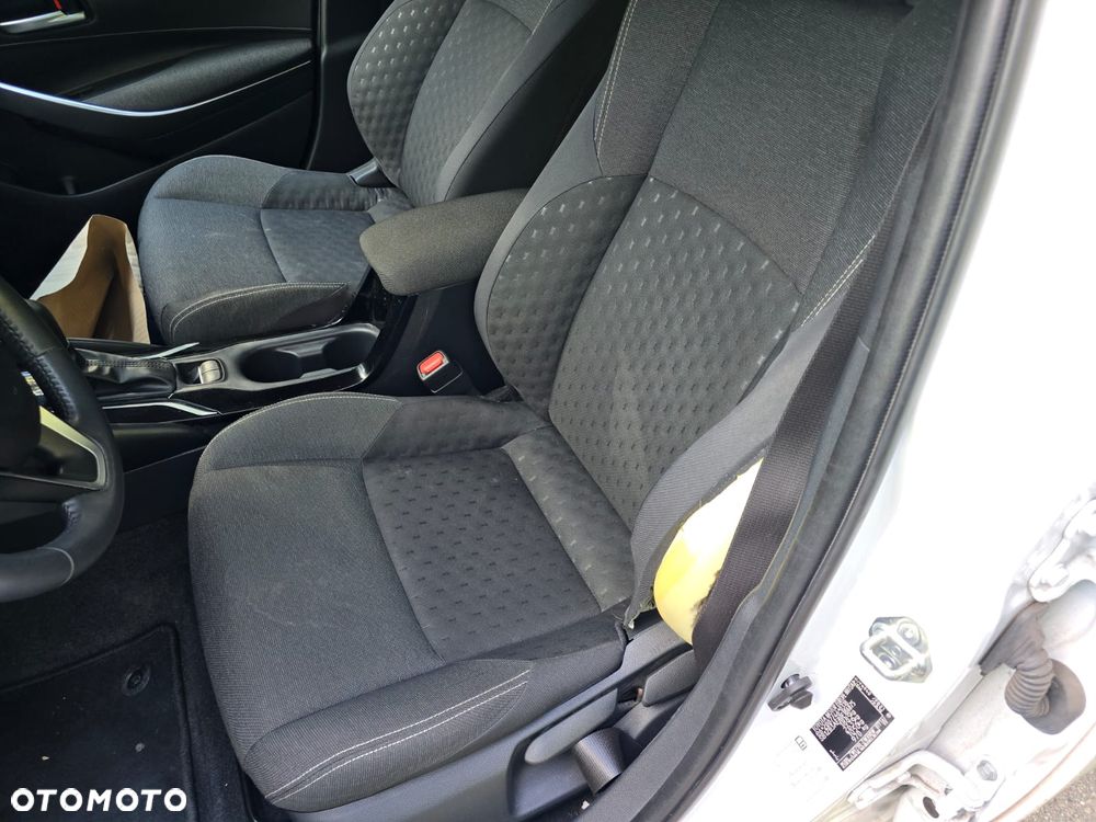 Toyota Corolla 1.8 Hybrid Comfort - 24