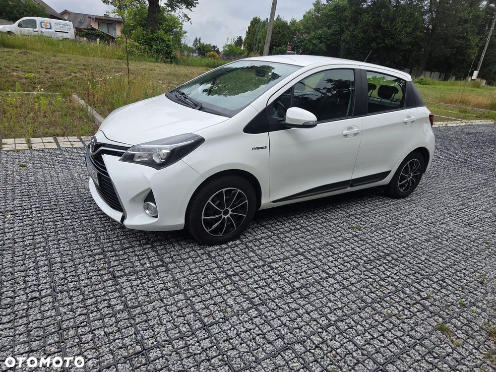 Toyota Yaris Hybrid 100 Sol - 10