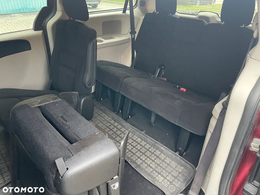 Dodge Caravan - 17