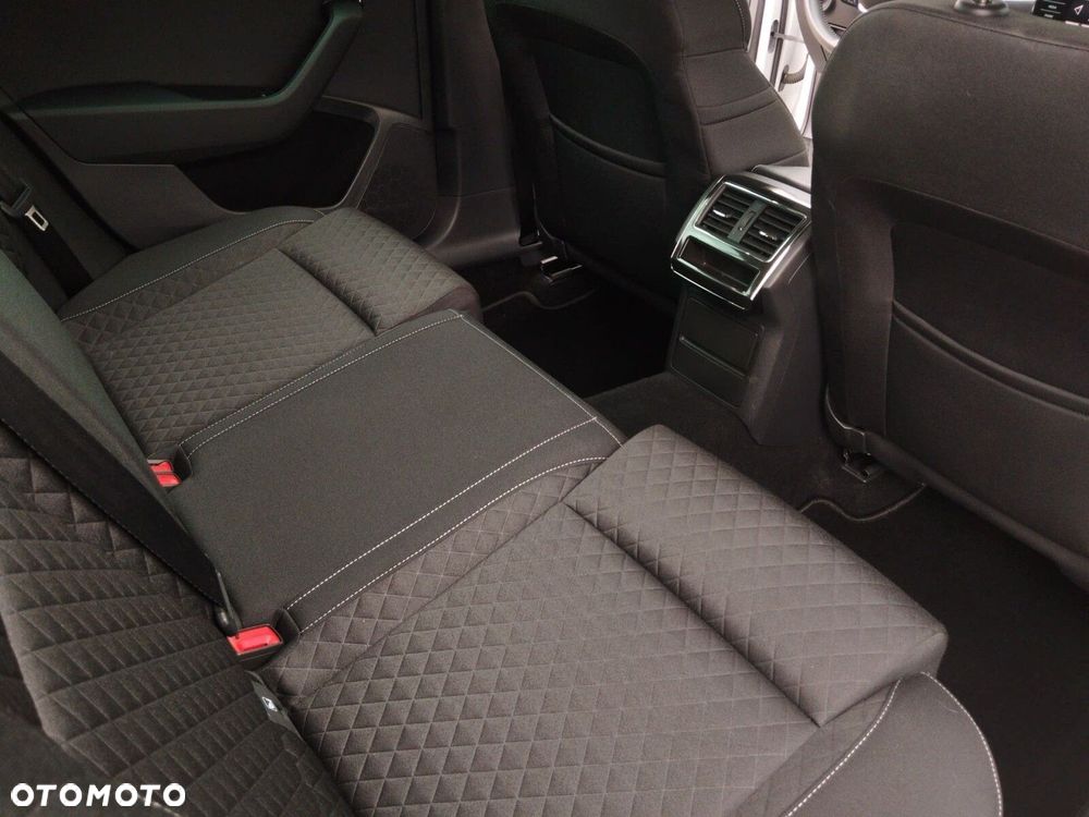 Skoda Superb 2.0 TDI SCR Ambition DSG - 21