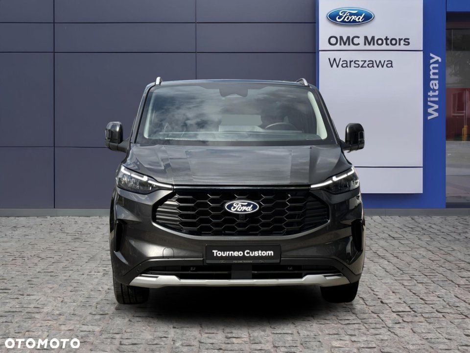 Ford Tourneo Custom - 8
