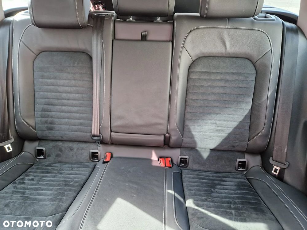 Volkswagen Passat 2.0 TDI Elegance DSG - 19