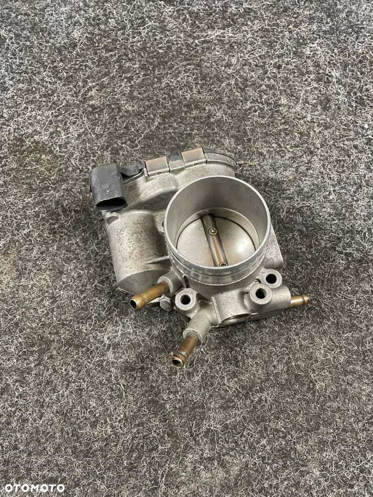 audi a4 b6 vw passat b6 2.0 fsi przepustnica sprawna Bosch 06D133062 - 2