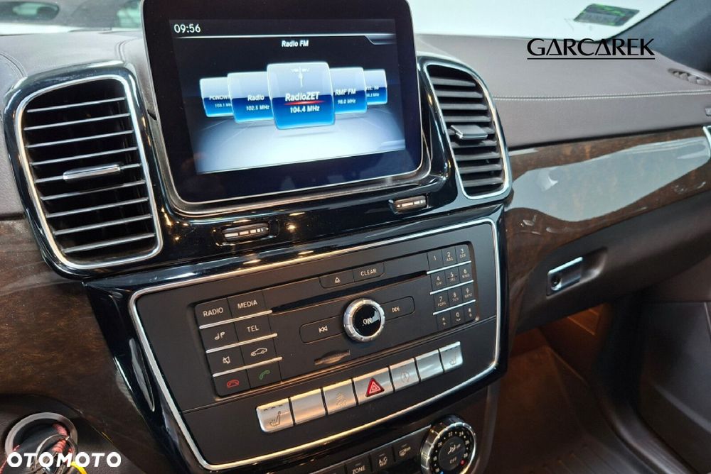 Mercedes-Benz GLS - 16