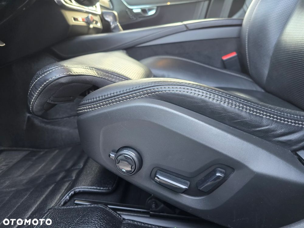 Volvo V90 Cross Country T6 AWD - 12
