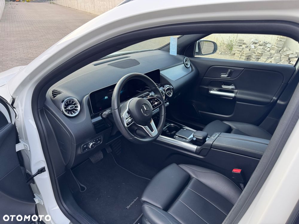 Mercedes-Benz GLA 250 8G-DCT - 12