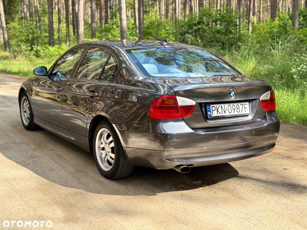 BMW Seria 3 318i - 14