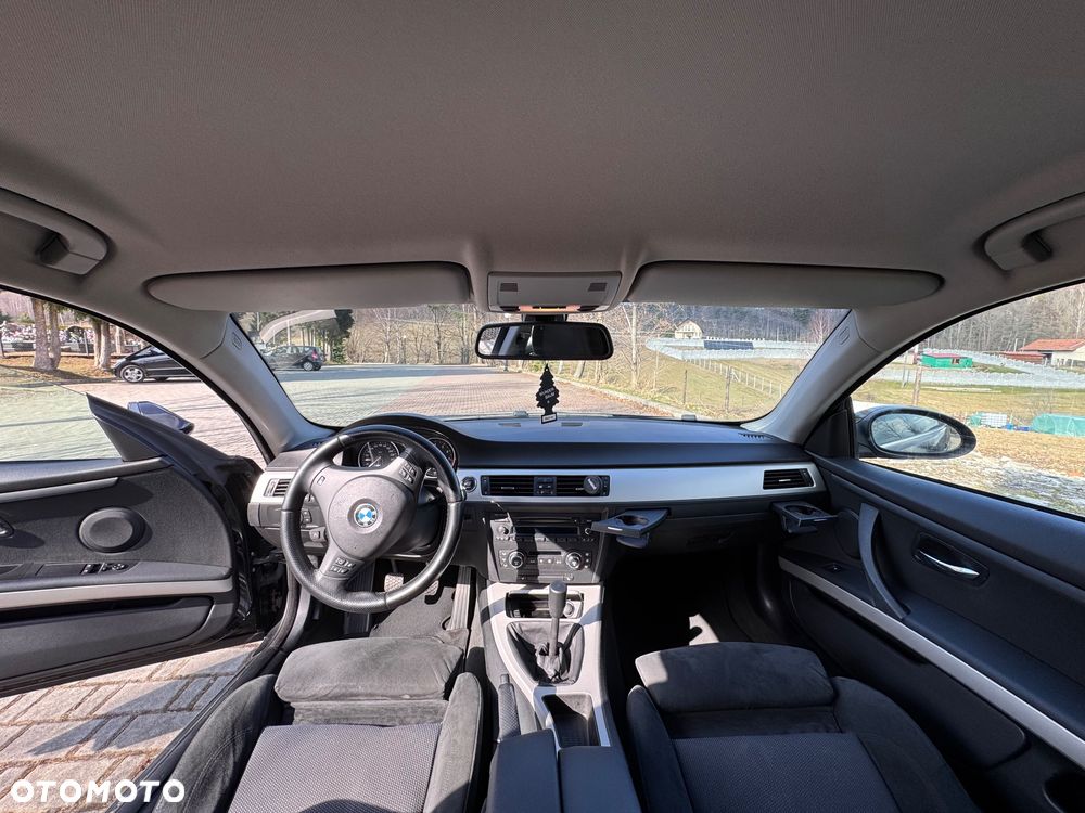 BMW Seria 3 325i - 12