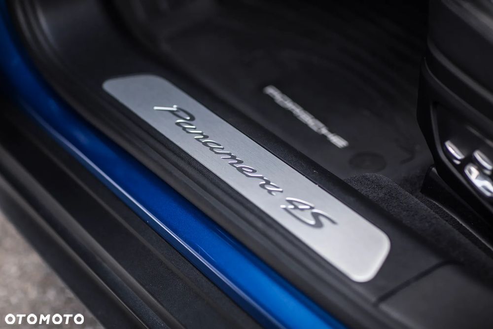 Porsche Panamera 4S - 26