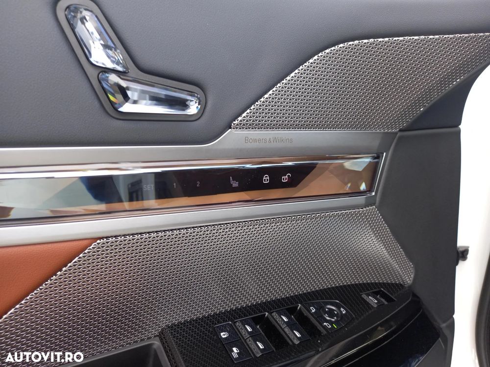 BMW Seria 7 740d xDrive MHEV - 16