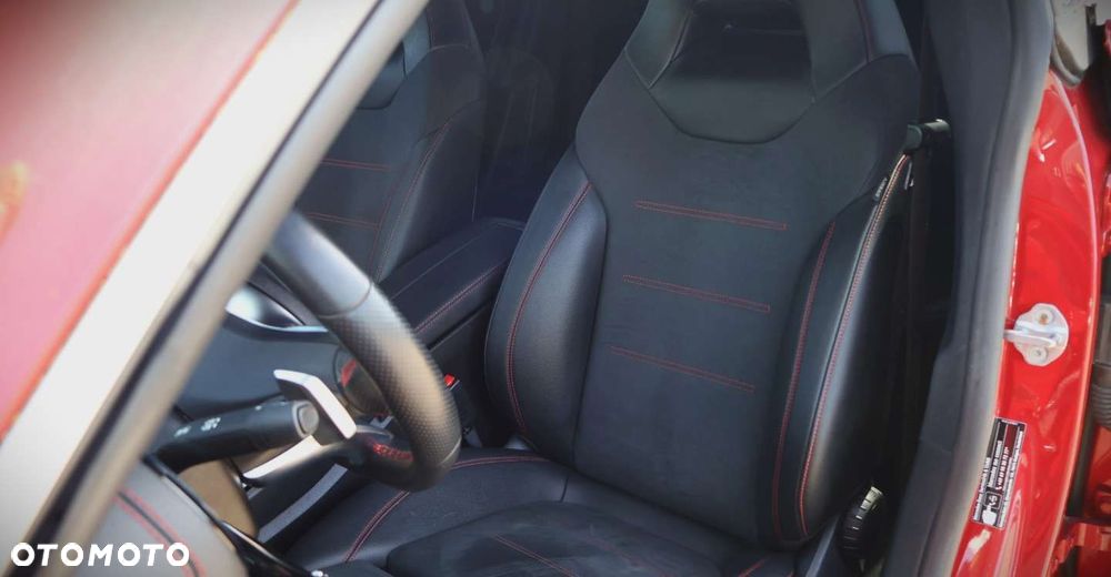 Mercedes-Benz CLA - 15