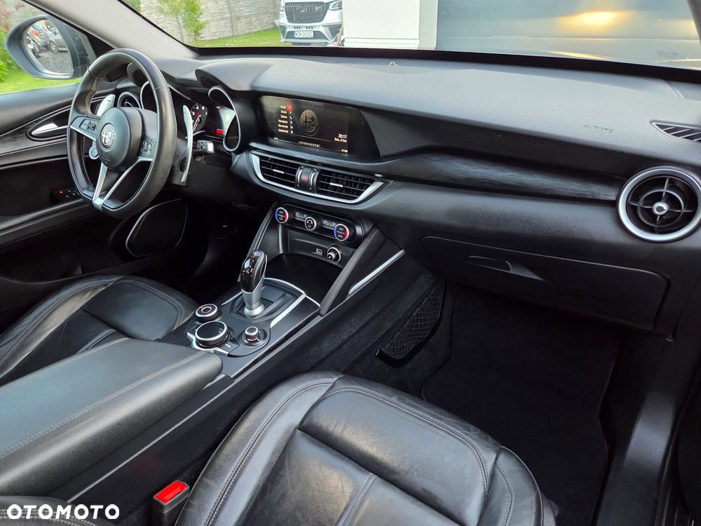 Alfa Romeo Stelvio - 15
