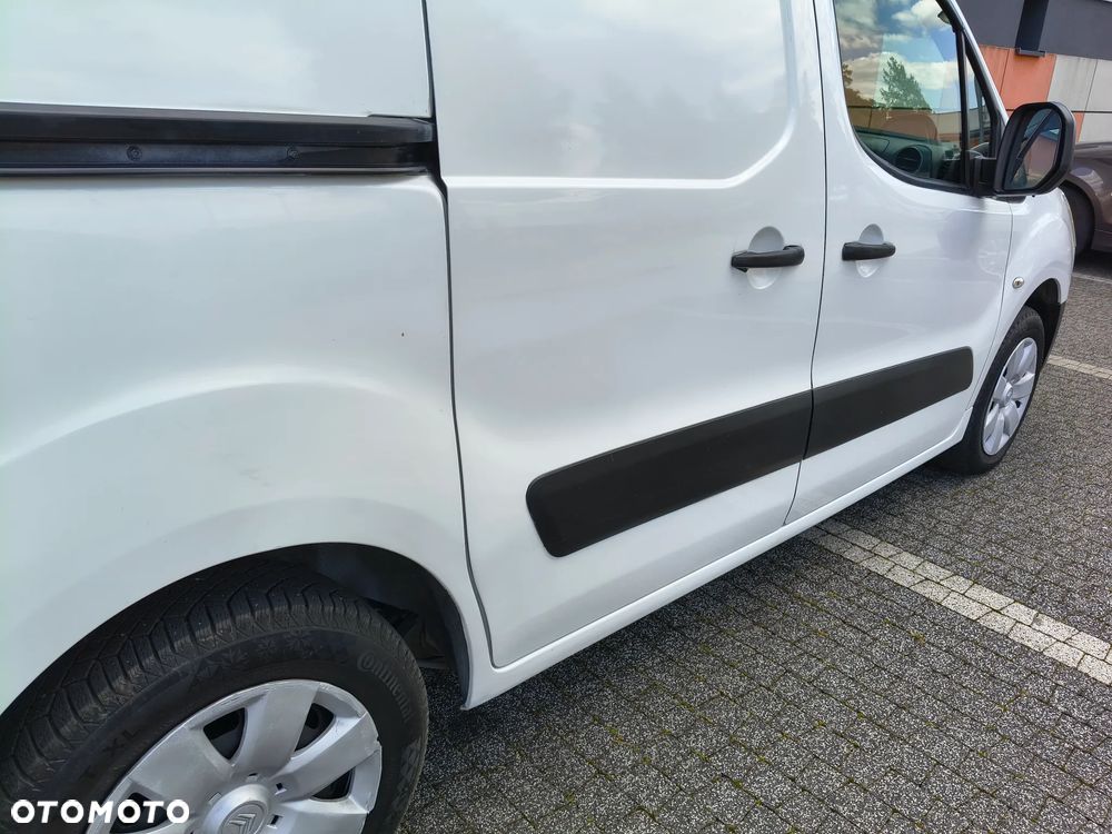 Citroën BERLINGO 1.6 HDI (90KM) 5-BIEGÓW (L1H1) KLIMA WEBASTO STAN IDEALNY 100% BEZWYPADKOWY SERWIS KM NIE MA RDZY - 26