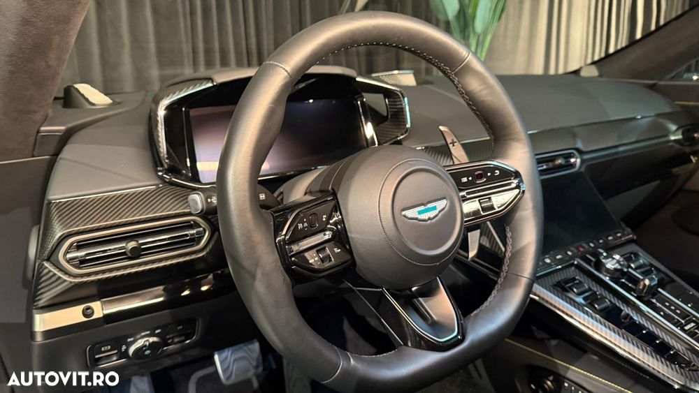 Aston Martin V8 Vantage - 24