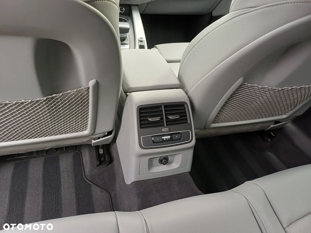 Audi A4 Limousine - 12