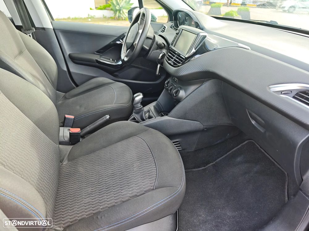 Peugeot 208 1.2 PureTech Active - 10