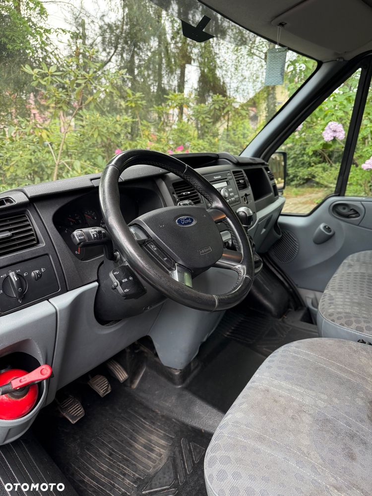 Ford Transit - 12