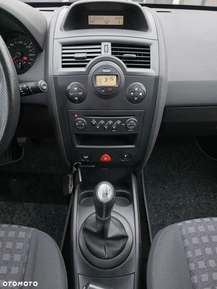 Renault Megane 1.6 Dynamique - 12