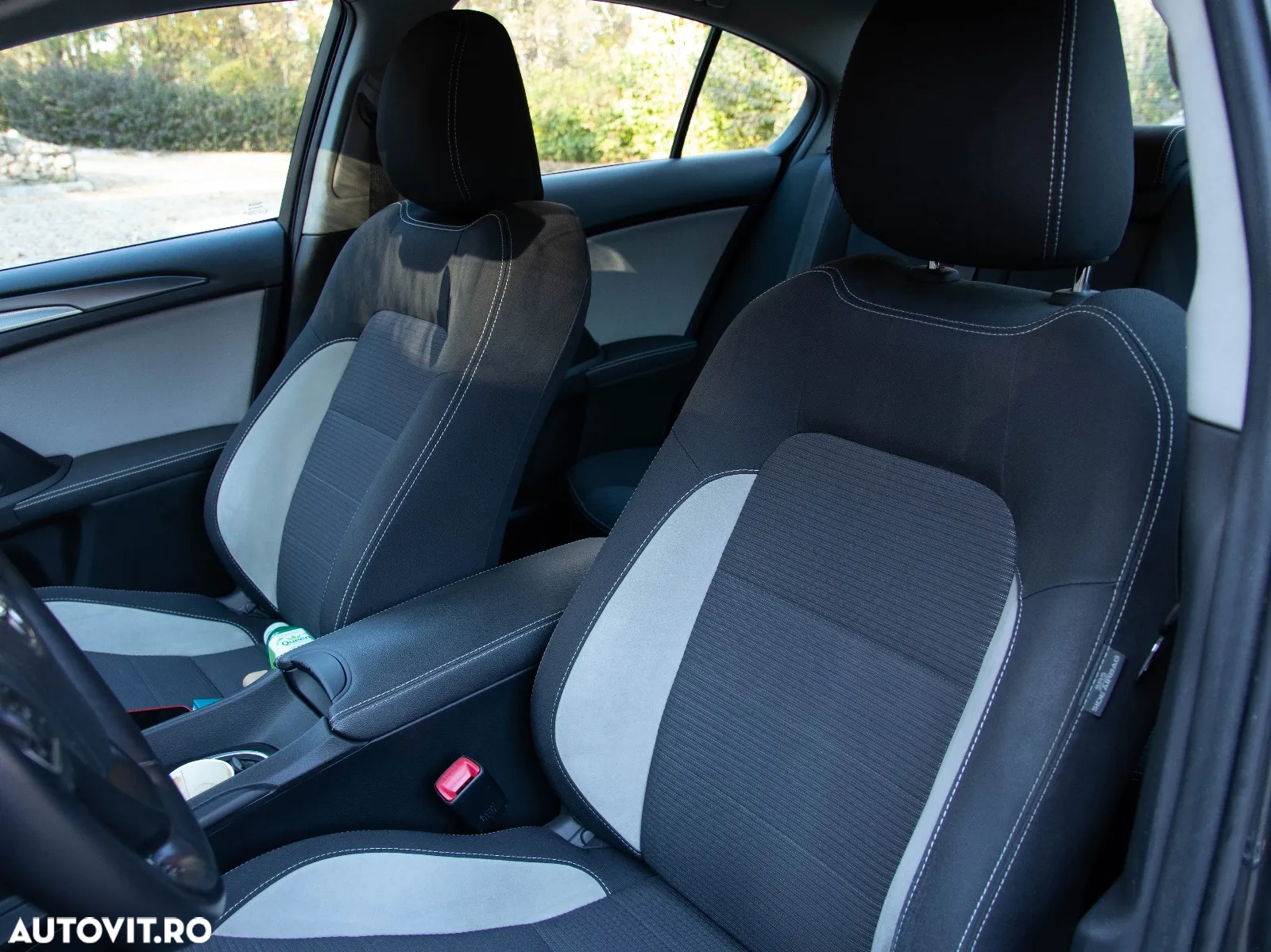 Toyota Avensis 2.0 D-4D Executive - 17