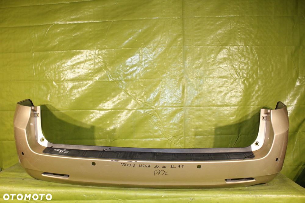 Zderzak tył Toyota Sienna 2010-2020r. - 1