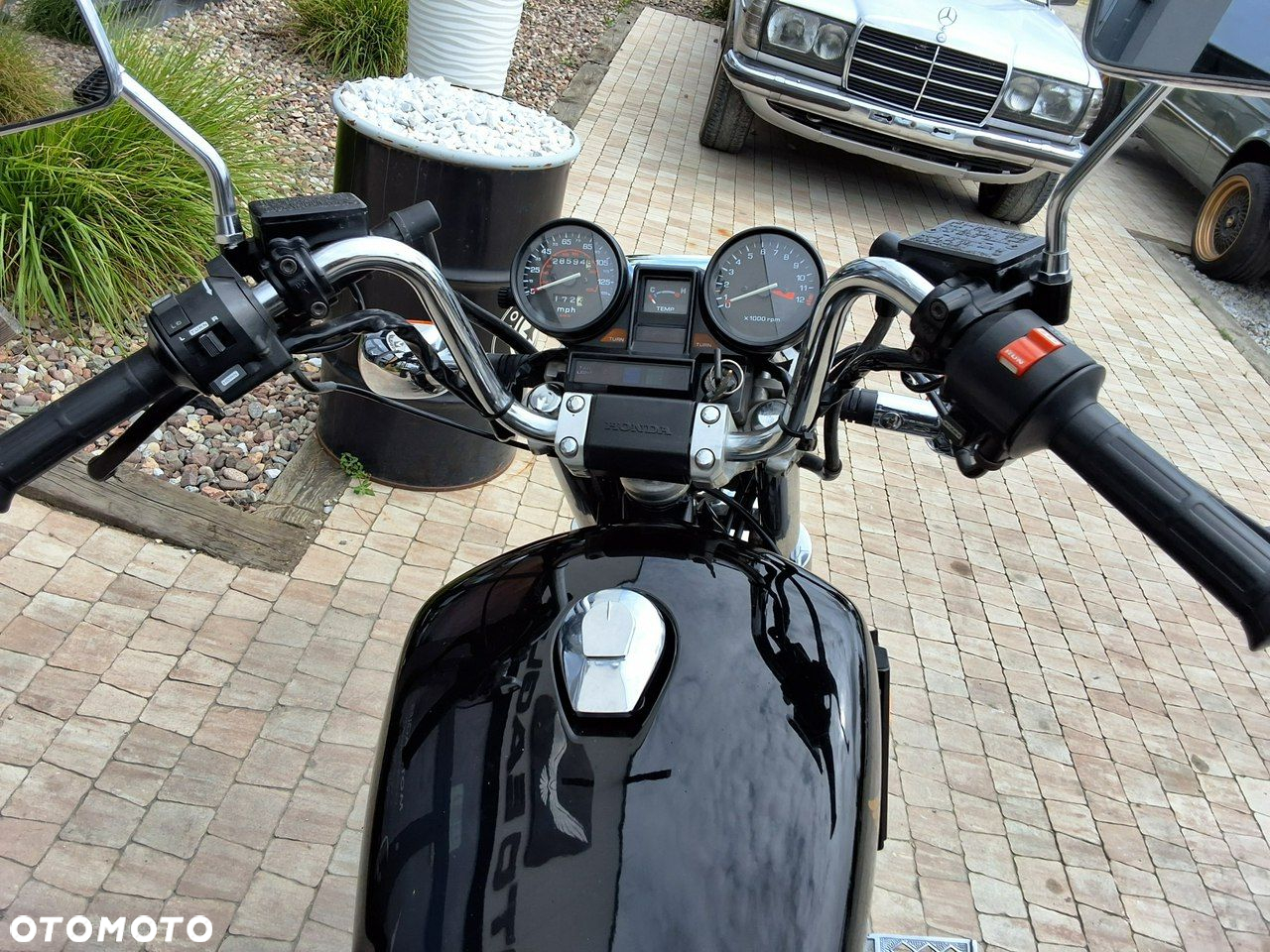 Honda VF - 8