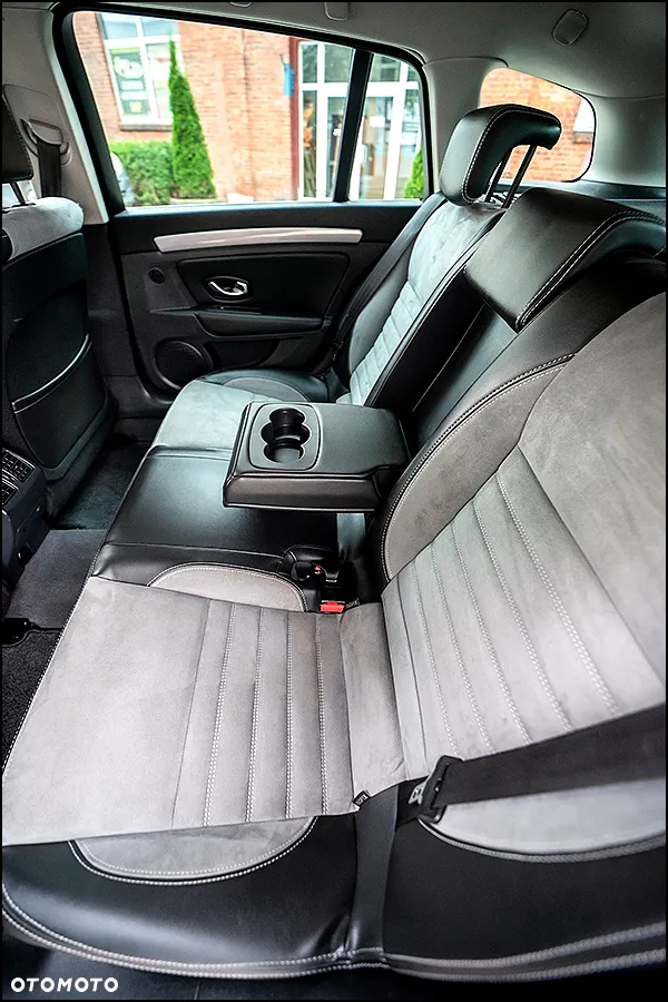 Renault Laguna dCi 150 FAP Start-Stop GT - 33