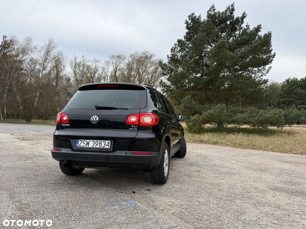 Volkswagen Tiguan 1.4 TSI BlueMotion Technology Exclusive - 4