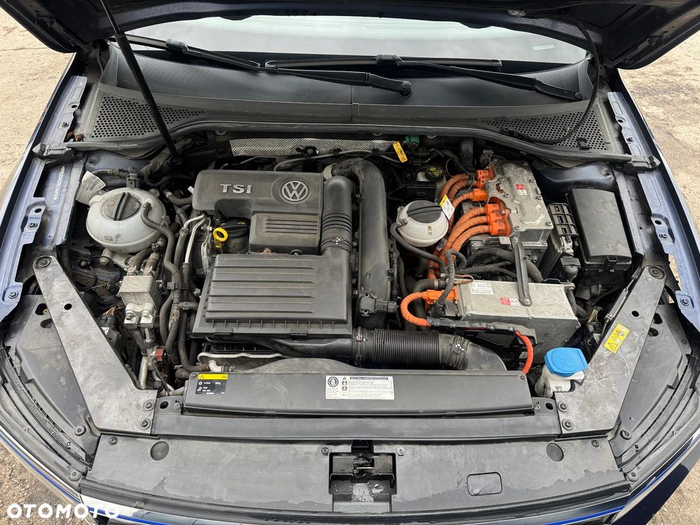 Volkswagen Passat - 18