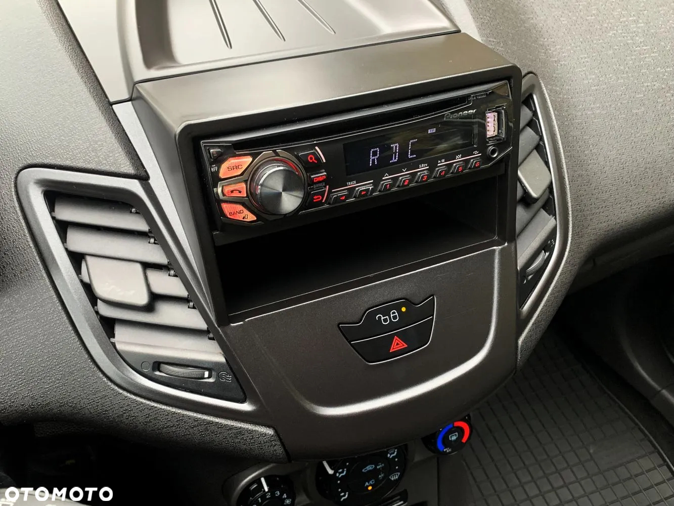 Ford Fiesta - 27