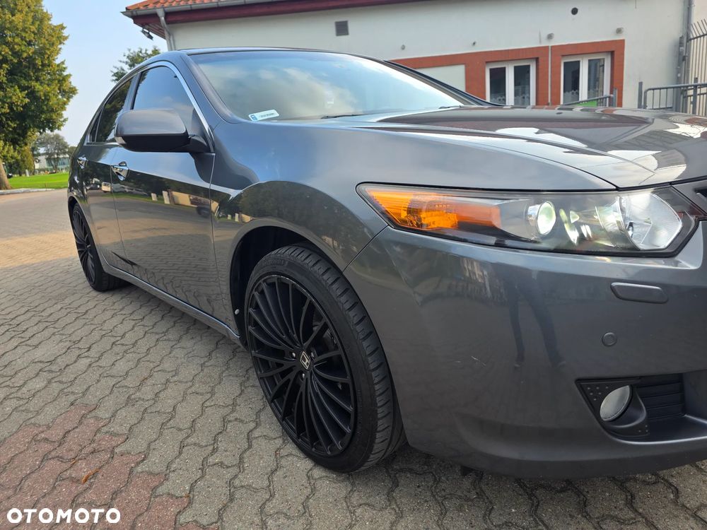 Honda Accord 2.0 Executive Nav - 17