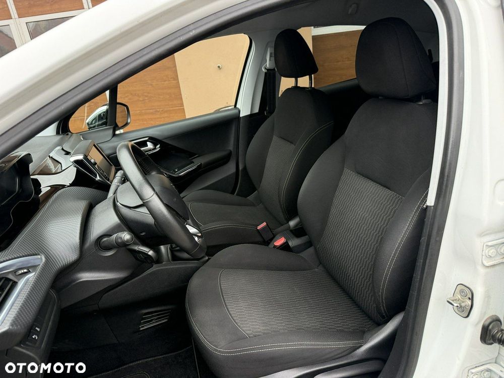 Peugeot 208 1.2 VTi Style - 18