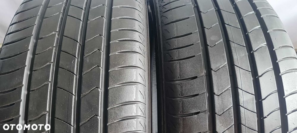 2X 215/55R18 95H Kumho Ecsta HS51 58B1 - 2