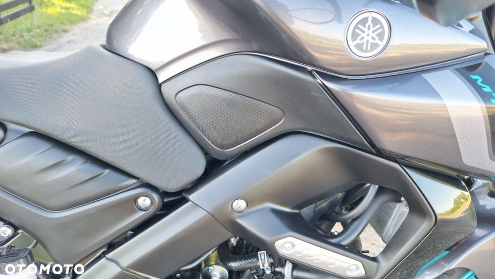 Yamaha MT - 8