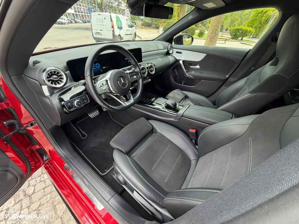 Mercedes-Benz CLA 250 e 8G-DCT AMG Line - 32