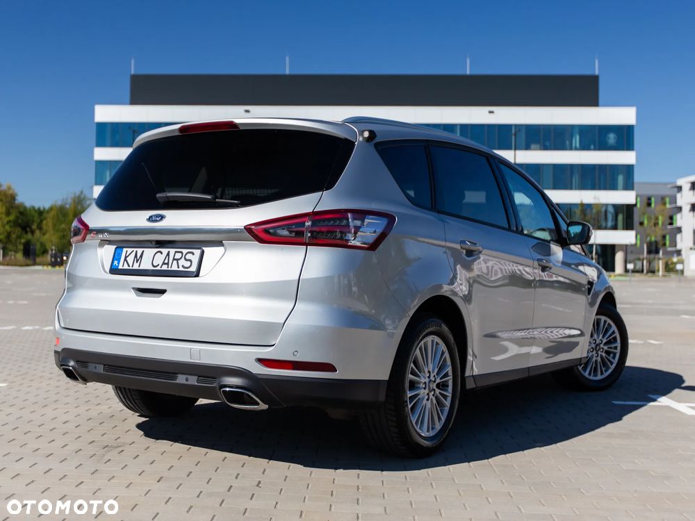 Ford S-Max - 13