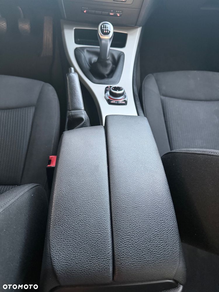 BMW Seria 3 320i Edition Exclusive - 23