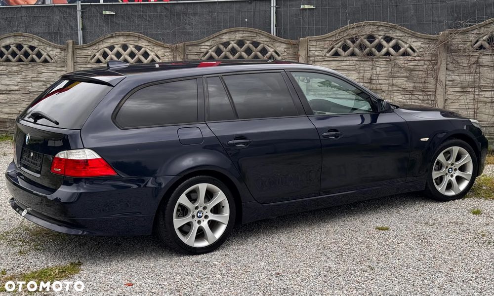 BMW Seria 5 525xi - 18