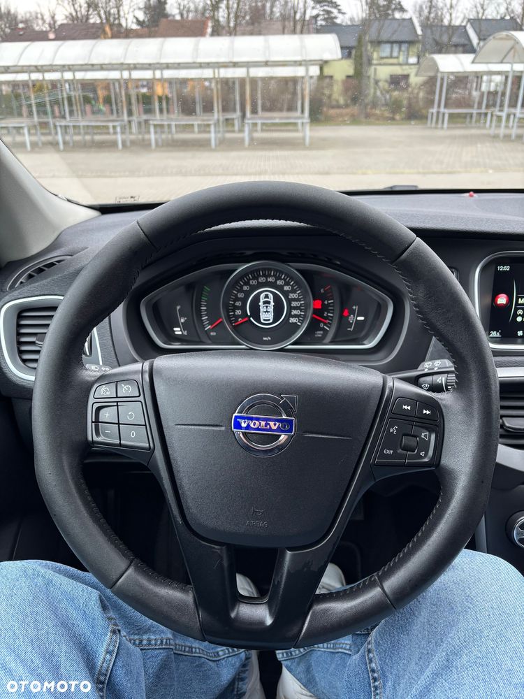 Volvo V40 D2 Momentum - 17