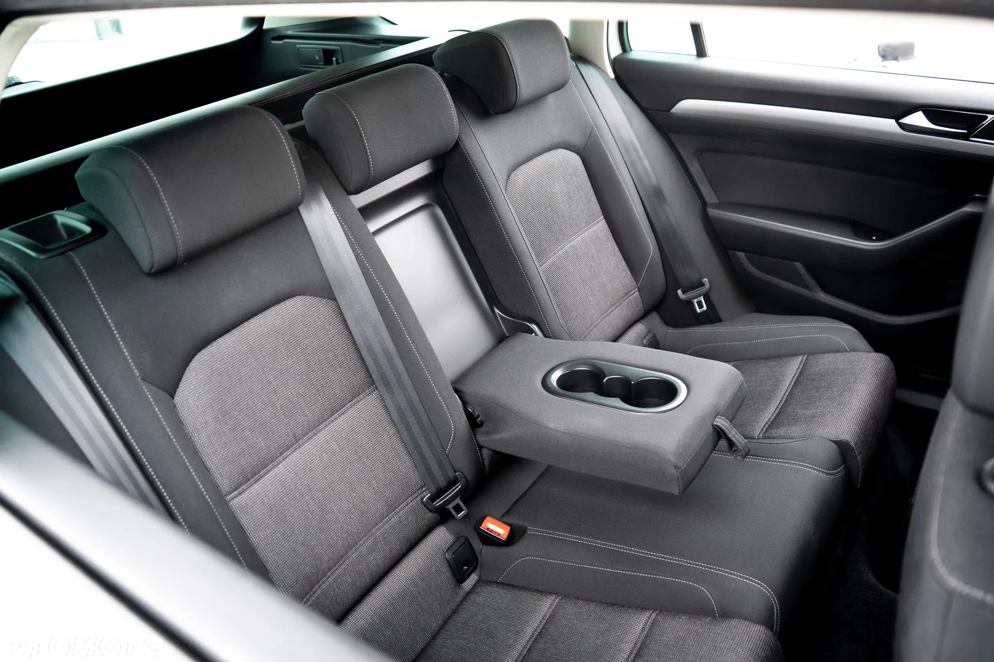 Volkswagen Passat 1.8 TSI BMT Comfortline DSG - 23