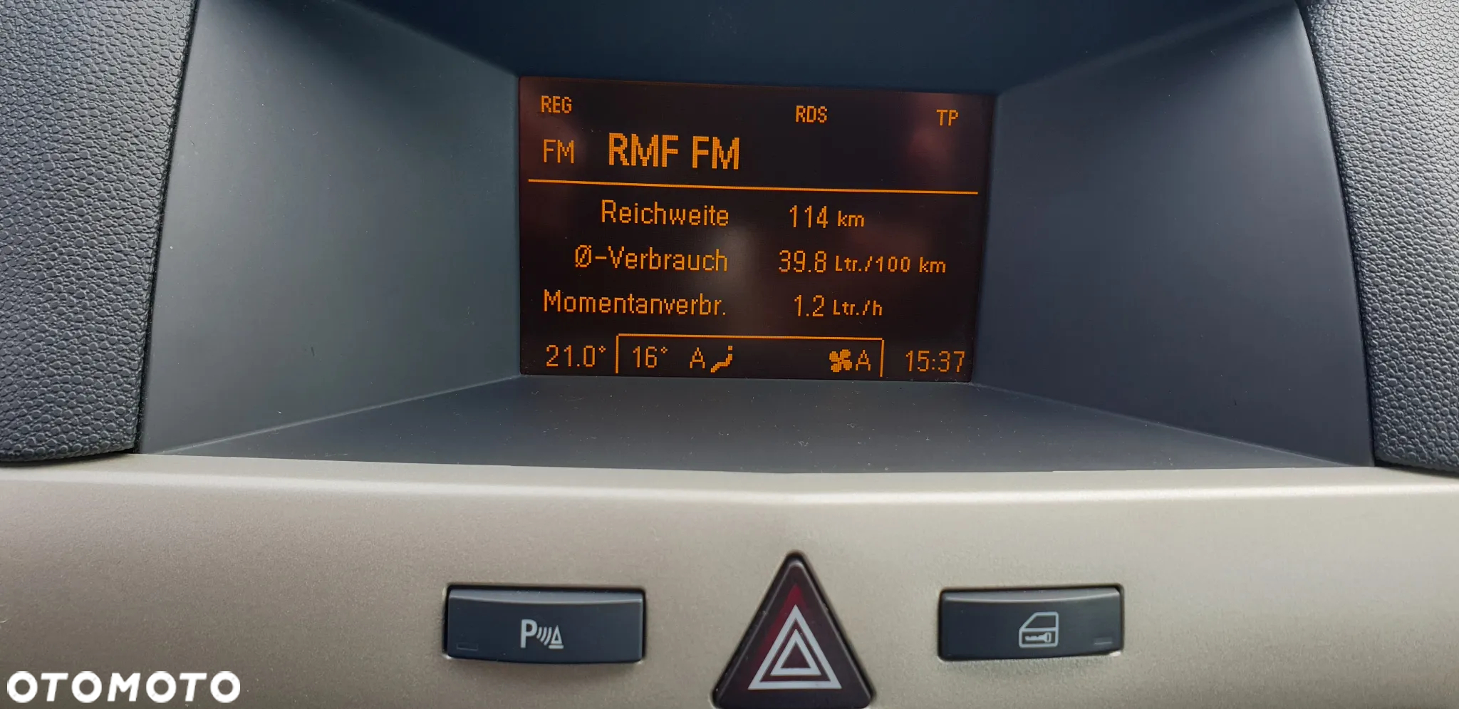 Opel Astra GTC 1.6 Cosmo - 32