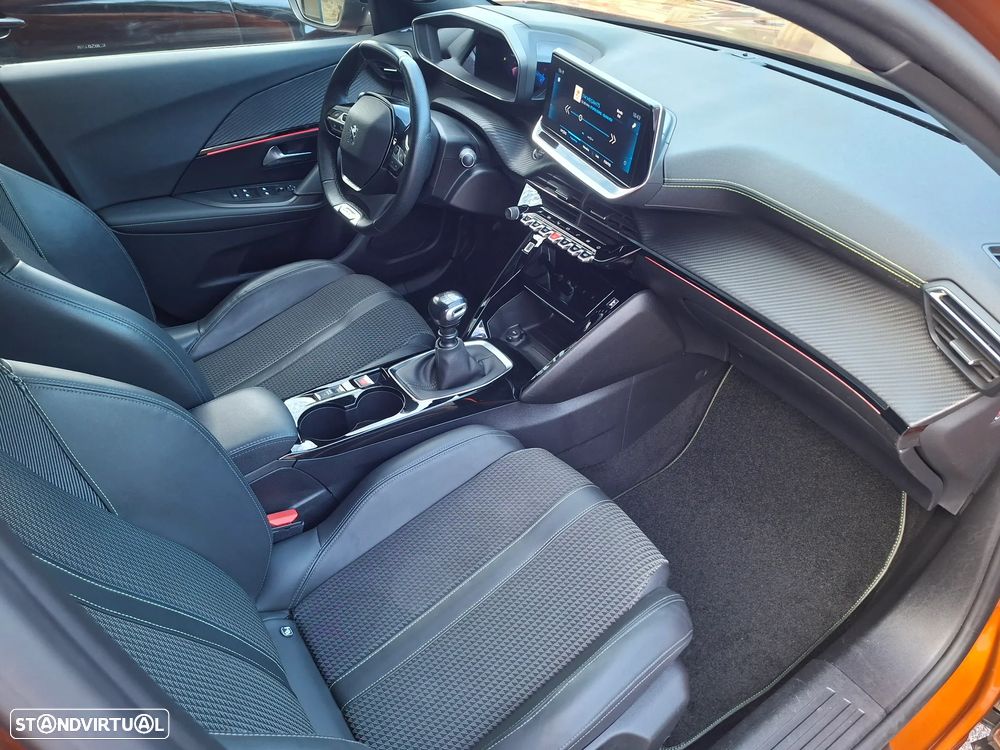 Peugeot 2008 PureTech 130 Stop&Start GT-Line Edition — fotografia 26
