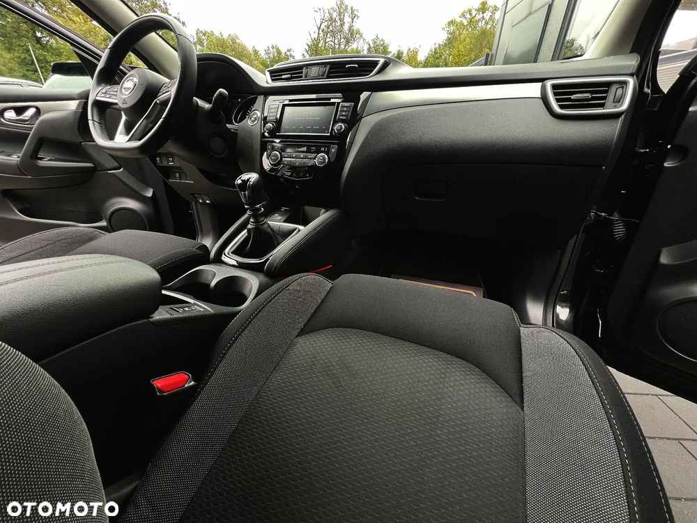 Nissan Qashqai 1.3 DIG-T N-Connecta EU6d - 17