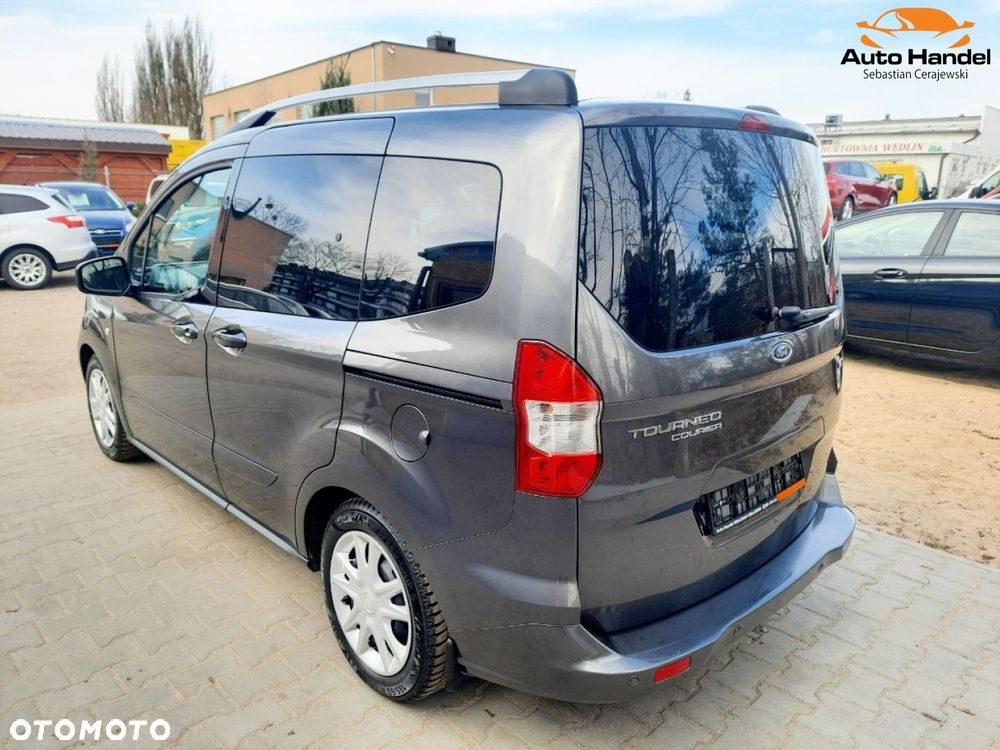Ford Tourneo Courier - 11