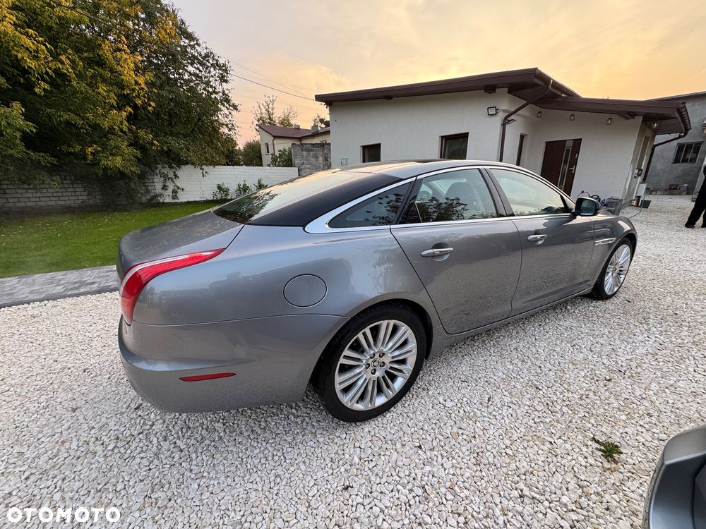 Jaguar XJ - 5