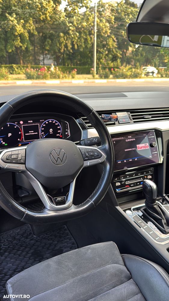 Volkswagen Passat - 2