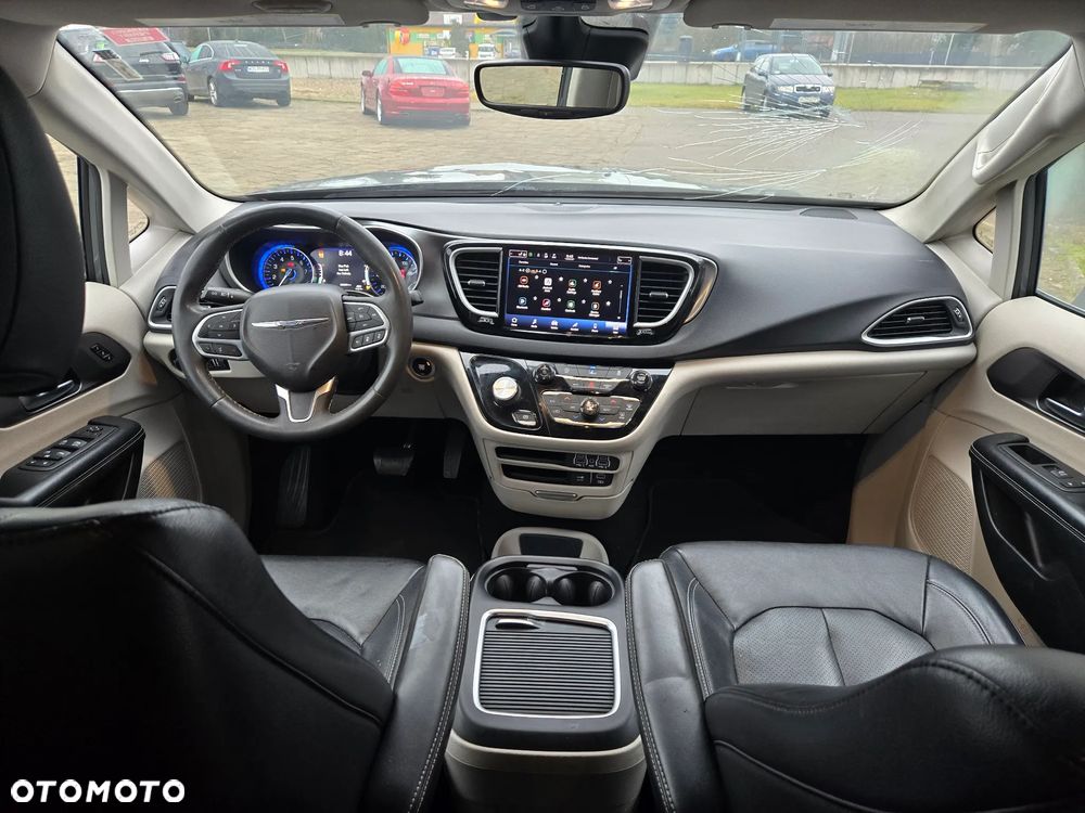 Chrysler Pacifica - 18