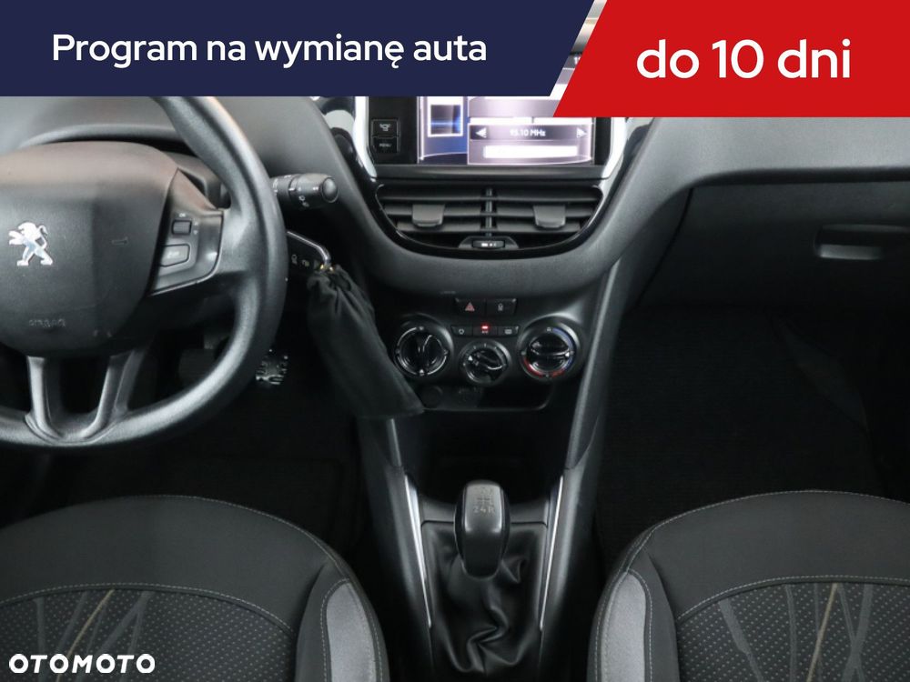 Peugeot 208 - 14