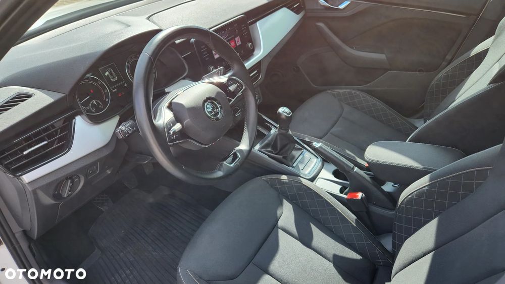 Skoda Kamiq 1.0 TSI Clever - 10