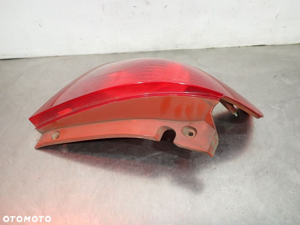 LAMPA LEWA TYLNA SUZUKI SWIFT IV - 5